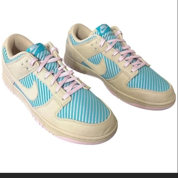 Nike Other - Nike Sneakers in Beige and Teal